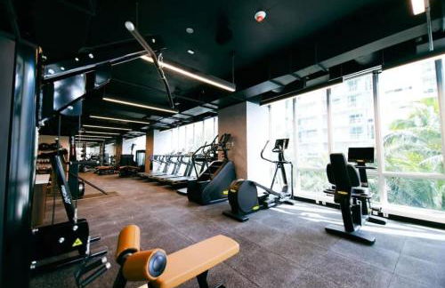 Modern 1 Bed Condo across from Bayside in Downtown - Foto 21