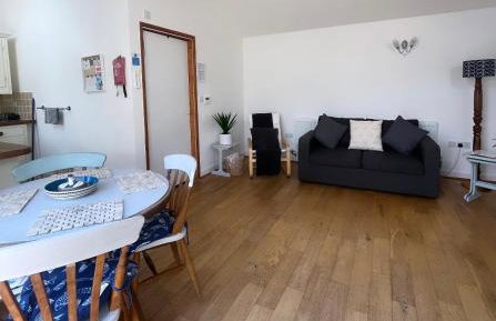 The Annex - Penzance town centre with parking - Photo 4