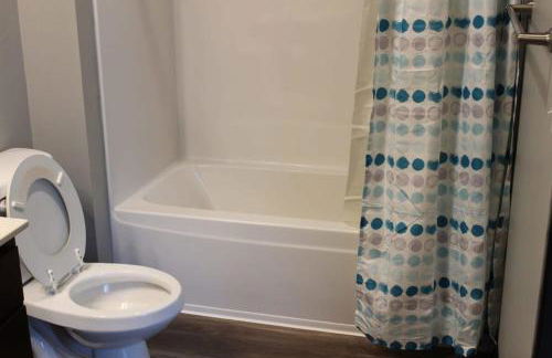 Spacious 2BR Suite Plus Patio Near Iowa State - Foto 23