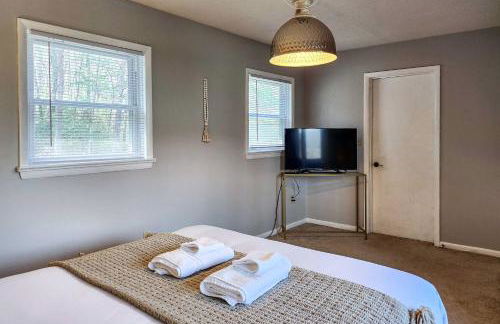 Hike, Golf and Swim! Rumbling Bald Resort Mtn Home - Photo 17