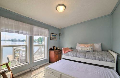 Waterfront Michigan Center Home w/ Boat Dock! - Foto 18