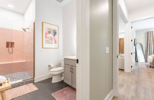 Here You Come Again by Stay Local Nashville - Foto 38