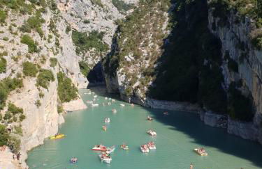 Bright two-room apartment with balcony & private parking - Foto 10