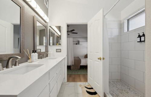 Chic Desert Retreat - Lush Spa Pool - Mini Golf - Foto 6