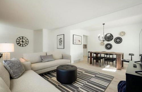 5-Bedrooms! Stylish and Modern Home, Pets Welcome! - Foto 14