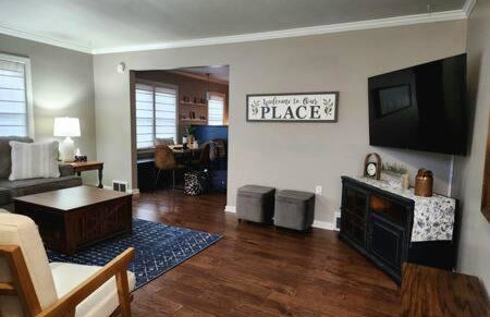 Large Cozy House Near NexusPark Air Hockey - Foto 1