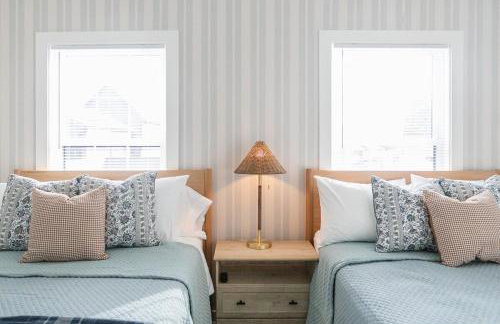 Downtown Indy, Rooftop Deck with Hot Tub, Gym, Bikes, Tesla Charger - Photo 6