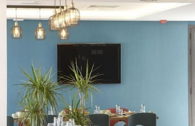 Maia Hotel Suites - Photo 55