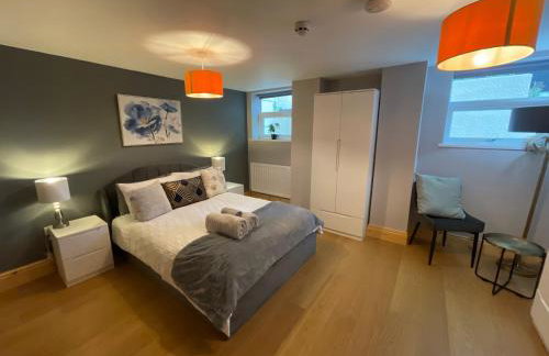 West Midlands-2 Double Bed Room Apartment - Photo 31