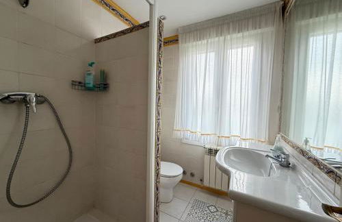 Chalet con jardín, piscina y barbacoa en Logroño - Foto 11