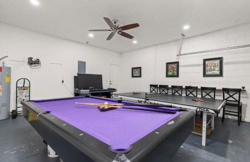 483-Stunning 6 bed home with private pool overlooking quiet conservation area - Foto 6