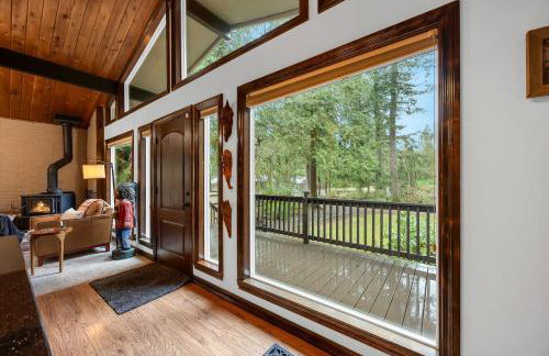 Chalet Seraphina - Cozy Pet Friendly Hot tub - Photo 8