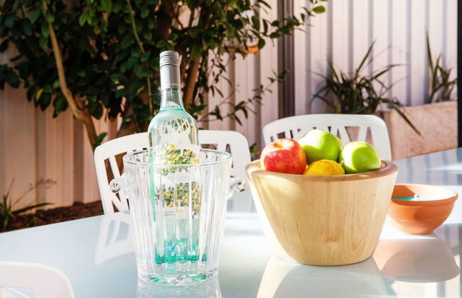 Idyllic Modern Scarborough Home Fireplace BBQ - Foto 26