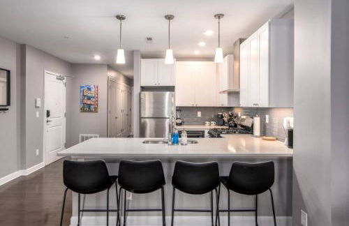 Soaring 2-Bedroom Parkside Loft Walkable to it All - Foto 21