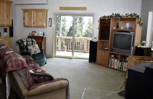 Off-The-Grid Cottage Rental with 360-Degree Mountain Views near Cascade, Idaho - Foto 2