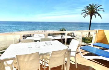 BEACHFRONT APARTMENT In LA CALA DE MIJAS - Photo 31