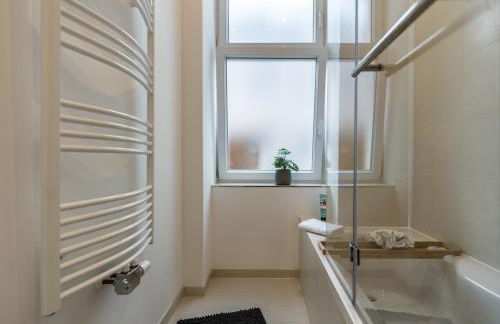 Hochwertige Altbauwohnung im modernen Stil in Wiesbaden - Küche - Terrasse - WLAN - Zentral - Foto 16