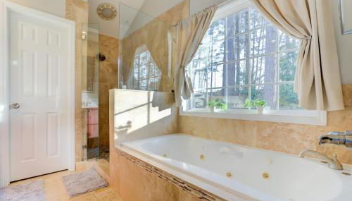 3 Beds, Kids Friendly Ranch,Jaccuzzi Tub,Walk to Food Lion,Restaurant, Keurig , sleep noise machine,,Crib,5G - Foto 5