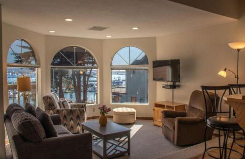 Historic Bay Front! Views of the Marina! Walk to Everything! Unit 1 - Photo 4