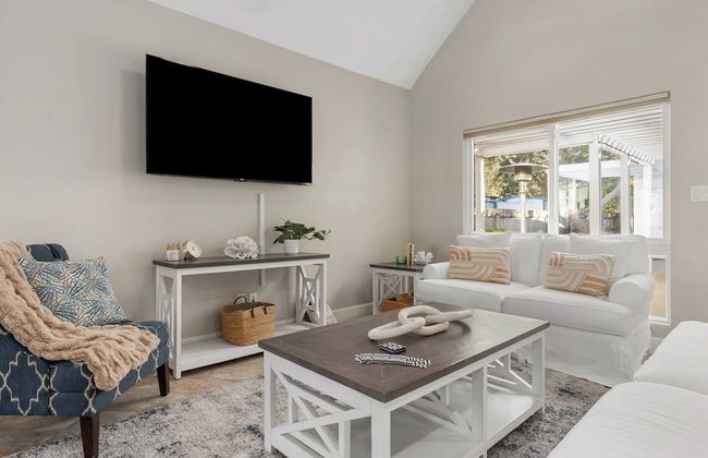 Pelican Retreat by Avantstay 5 Mins TO Beach Pet Friendly w/ Pool & Bbq! - Foto 6