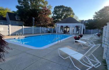 Newly Renovated Villa with King Bed and Amenities, 1 mile to Mohegan Sun - Foto 16