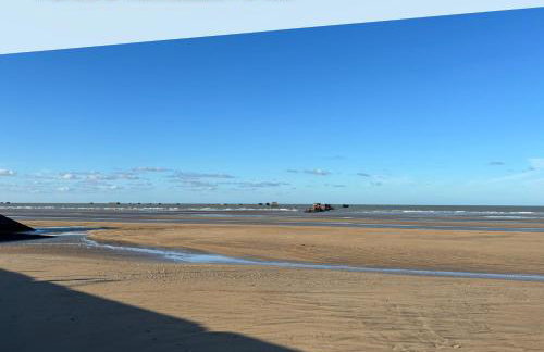 Mulberry duplex bien équipé 2 chambres petite vue sur mer plein centre d'Arromanches à 2 mn de la plage à pied et près de Bayeux au coeur des plages du débarquement - Foto 32