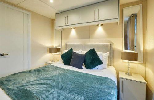 Woodpark Lodge with Hot Tub - Foto 13