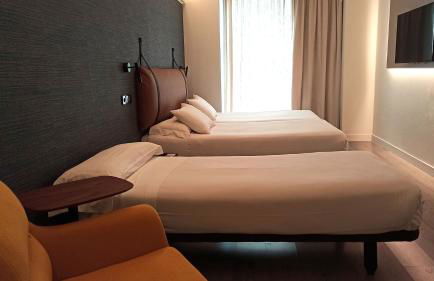 Suites Viena Plaza de España - Photo 46