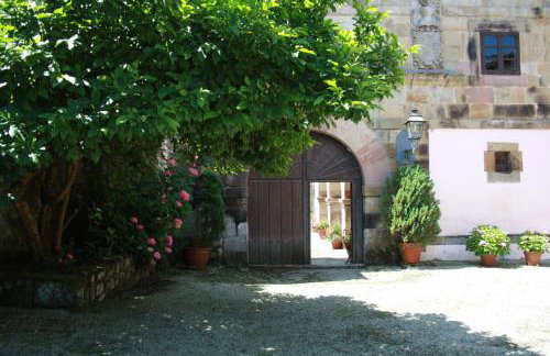 Palacio de Hualle - Photo 44