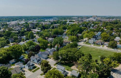 Downtown Home off College Avenue - Lawrence University - Foto 14