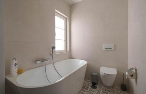 Bacelos pink house - riverfront with jacuzzi - Foto 31