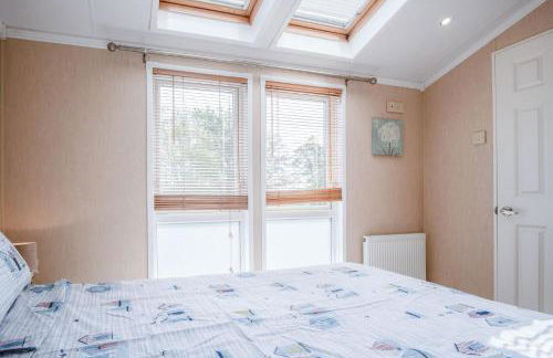 Manor 5 Lodge - 2 Bedroom Lodge - Pendine - Photo 50