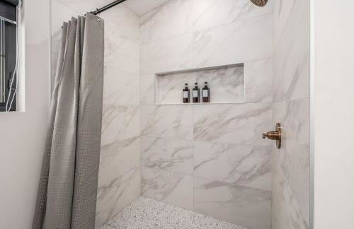 Rooftop Patio, Hot Tub and Games City Escape - Foto 55