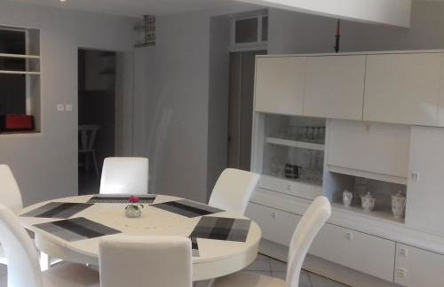 Maison plain-pied 3 ch avec sdb privatives, cour et jardin, proche Blois et châteaux de la Loire - FR-1-491-424 - Foto 9