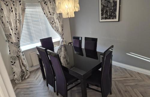 Wrexham Retreat Villa 4 bedrooms, 3 Bath - Foto 10