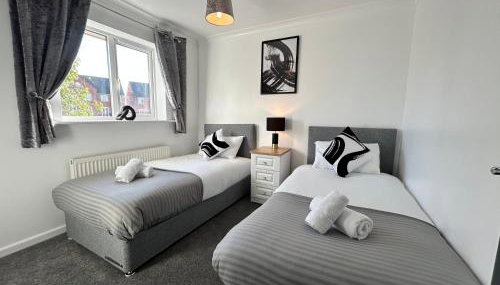 Dovefield House - Modern 3 Bed Home from Home - Alton Towers, Uttoxeter Races - Foto 4, towels