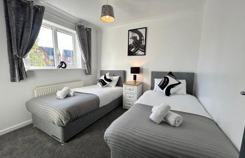 Dovefield House - Modern 3 Bed Home from Home - Alton Towers, Uttoxeter Races - Foto 4