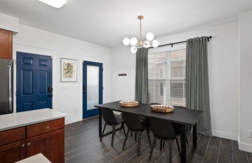 Modern Escape: 5BR/2.5BA Near St. Louis Must-Sees - Foto 25