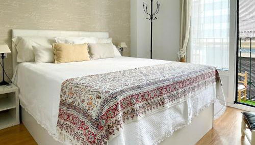 Apartamento con mucho encanto en pleno centro - Photo 2