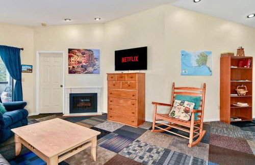 Alaskan Bohemian - Photo 9