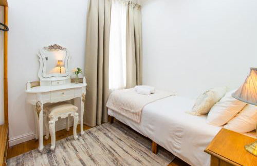 Spacious 4BR house, 2 en suites with garden & on-site parking - Foto 31