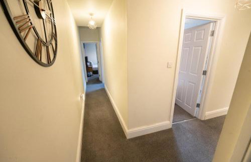 Contractor Friendly 4BR House Ideal for Long Term Stays - Foto 36