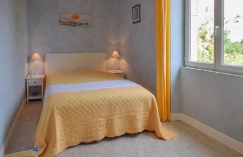 Spacious family home with countryside views - Photo 25