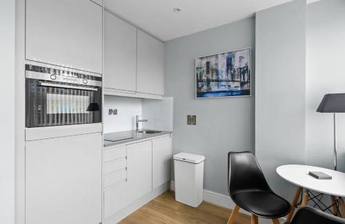 Luxury Apartment in Chelmsford Bond Street with Sky TV, Movies & Netflix - Foto 8