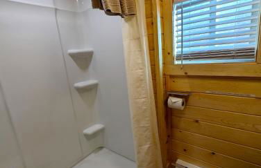 Yellowstone's Treasure Cabins - Foto 132