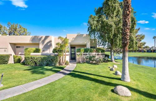 Midnights at the Oasis - Foto 1