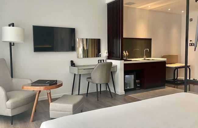 NEWCC HOTEL & SERVICED APARTMENT - Photo 15