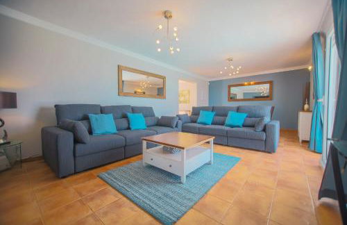 Casa Conil with a private 25 meter heated pool - Photo 3