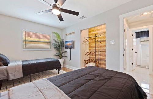 Luxury Rustic Retreat Entire Home in Pinellas Park - Foto 8