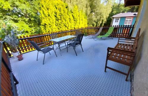 Ferienwohnungen Bernsdorfer Straße Chemnitz - zentrumsnah, teilweise mit Balkon oder Terrasse, große Parkanlage - ideal für Familien, Paare und Geschäftsleute - Foto 6